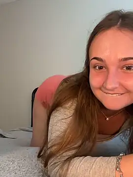 MadilynX777 online show from 10-07-25, 09:45