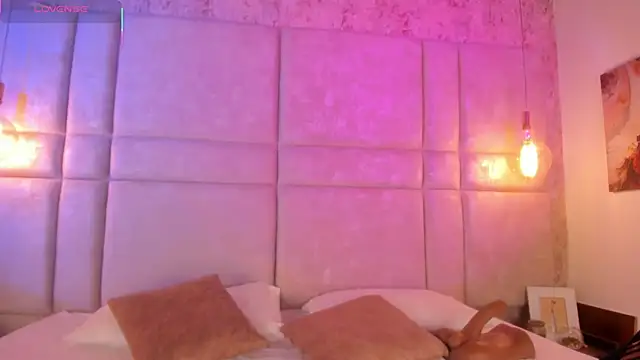 Snapshot of Mily_Vermont chatting on 09-27-25, 04:12 Mily Vermont online show from 09-27-25, 04:12