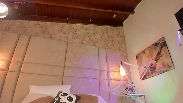 Snapshot of Mily_Vermont chatting on 10-29-25, 08:10 Mily Vermont online show from 10-29-25, 08:10