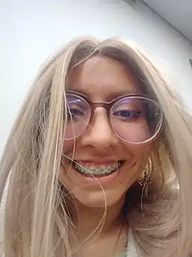 VioletxBloom online show from 11-29-25, 04:59