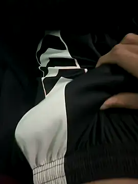 Snapshot of monster20cm chatting on 11-13-25, 11:58 monster20cm online show from 11-13-25, 11:58