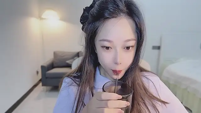 Maymay  online show from 10-18-25, 11:05