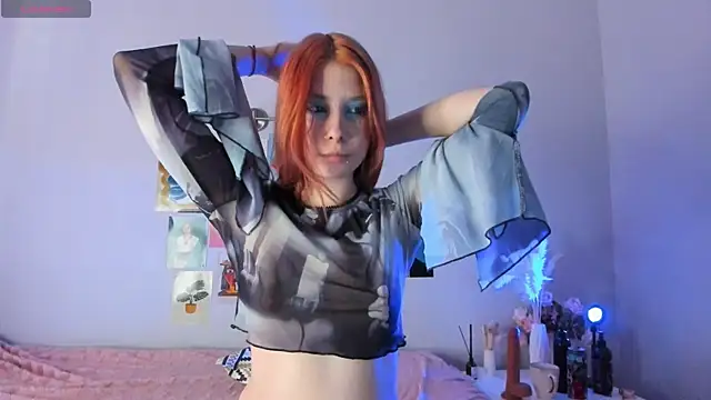 Snapshot of VelvetBlitz chatting on 09-18-25, 01:46 VelvetBlitz online show from 09-18-25, 01:46