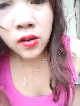 Snapshot of miumiu_00 chatting on 10-04-25, 05:05 miumiu 00 online show from 10-04-25, 05:05