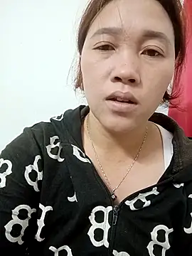 Snapshot of miumiu_00 chatting on 11-15-25, 10:26 miumiu 00 online show from 11-15-25, 10:26