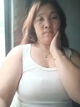 Snapshot of miumiu_00 chatting on 11-22-25, 09:30 miumiu 00 online show from 11-22-25, 09:30