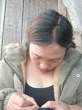 Snapshot of miumiu_00 chatting on 12-03-25, 01:57 miumiu 00 online show from 12-03-25, 01:57