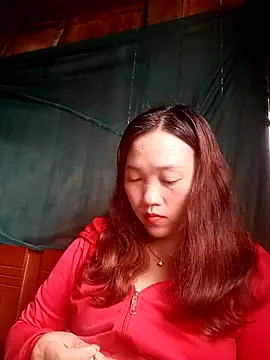 Snapshot of miumiu_00 chatting on 12-05-25, 04:10 miumiu 00 online show from 12-05-25, 04:10