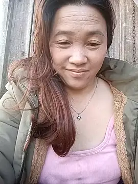 Snapshot of miumiu_00 chatting on 12-19-25, 02:29 miumiu 00 online show from 12-19-25, 02:29