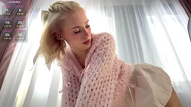 Snapshot of GlaydsLeveto chatting on 03-09-26, 07:23 GlaydsLeveto online show from 03-09-26, 07:23