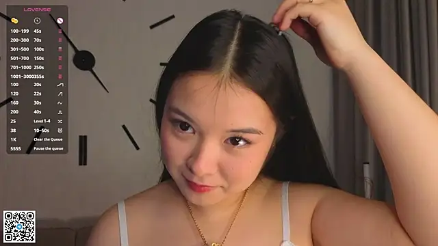 AlberthaEscue online show from 10-19-25, 04:02