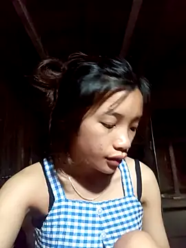 Snapshot of beobeo_2xx chatting on 09-11-25, 10:43 beobeo 2xx online show from 09-11-25, 10:43