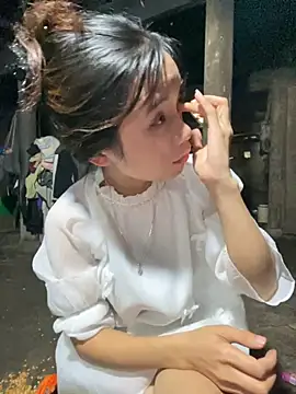 Snapshot of beobeo_2xx chatting on 10-06-25, 10:12 beobeo 2xx online show from 10-06-25, 10:12