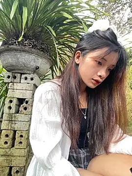 Snapshot of beobeo_2xx chatting on 10-23-25, 01:49 beobeo 2xx online show from 10-23-25, 01:49