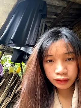 Snapshot of beobeo_2xx chatting on 10-24-25, 06:21 beobeo 2xx online show from 10-24-25, 06:21