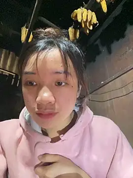 Snapshot of beobeo_2xx chatting on 11-04-25, 12:54 beobeo 2xx online show from 11-04-25, 12:54