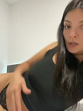 Danielaeliana online show from 02-14-26, 04:09
