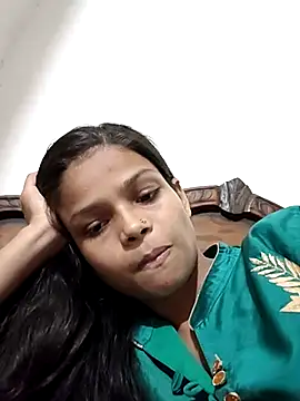 Snapshot of Komal0099 chatting on 10-18-25, 11:33 Komal0099 online show from 10-18-25, 11:33