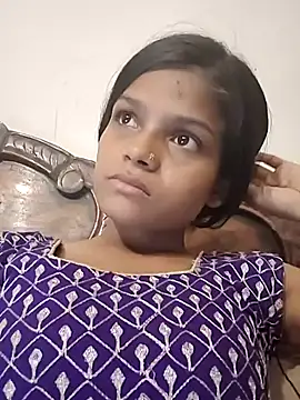 Snapshot of Komal0099 chatting on 10-21-25, 02:51 Komal0099 online show from 10-21-25, 02:51