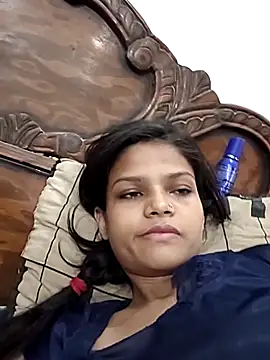 Snapshot of Komal0099 chatting on 10-25-25, 02:52 Komal0099 online show from 10-25-25, 02:52