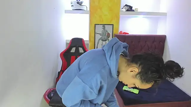 alison moon7 online show from 12-19-25, 01:40