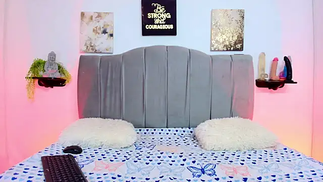 Maddy Esther online show from 09-26-25, 03:54