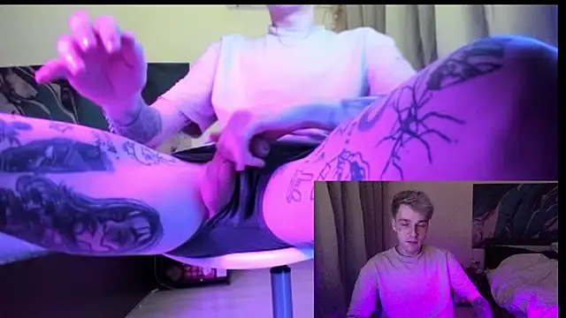 Snapshot of davesinner chatting on 01-12-26, 10:37 davesinner online show from 01-12-26, 10:37