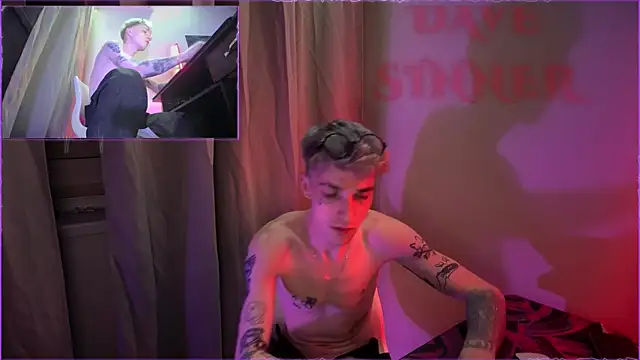 Snapshot of davesinner chatting on 05-09-26, 10:48 davesinner online show from 05-09-26, 10:48