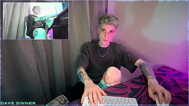 Snapshot of davesinner chatting on 05-18-26, 10:48 davesinner online show from 05-18-26, 10:48