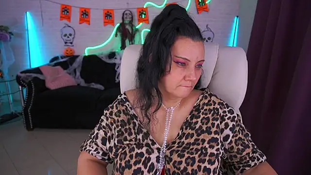 ValeryRosseee online show from 10-28-25, 01:47