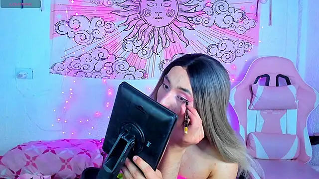 Snapshot of brihanna_cooper chatting on 06-21-26, 04:04 brihanna cooper online show from 06-21-26, 04:04