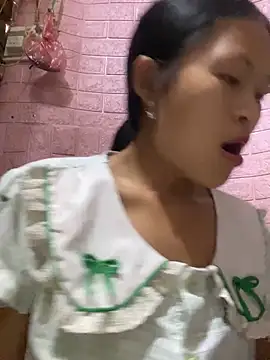 Snapshot of milo_bae chatting on 05-15-26, 01:45 milo bae online show from 05-15-26, 01:45