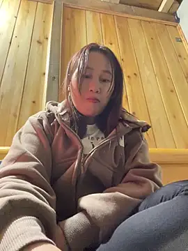 Snapshot of phungtiti chatting on 02-12-26, 01:11 phungtiti online show from 02-12-26, 01:11