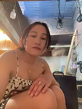 Snapshot of phungtiti chatting on 03-18-26, 02:26 phungtiti online show from 03-18-26, 02:26