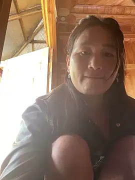 Snapshot of phungtiti chatting on 03-25-26, 03:45 phungtiti online show from 03-25-26, 03:45