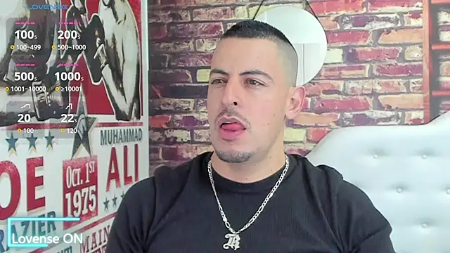 Snapshot of scotty_musicc chatting on 09-11-25, 12:11 scotty musicc online show from 09-11-25, 12:11