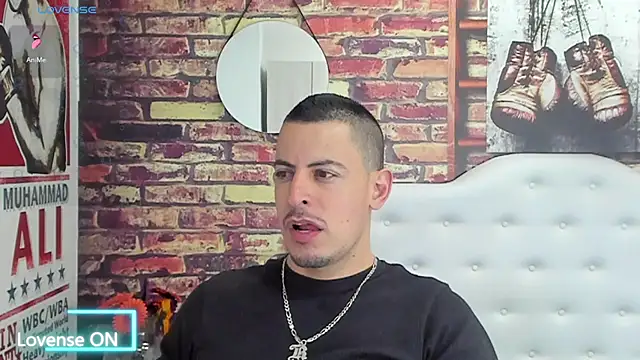 Snapshot of scotty_musicc chatting on 09-17-25, 10:55 scotty musicc online show from 09-17-25, 10:55