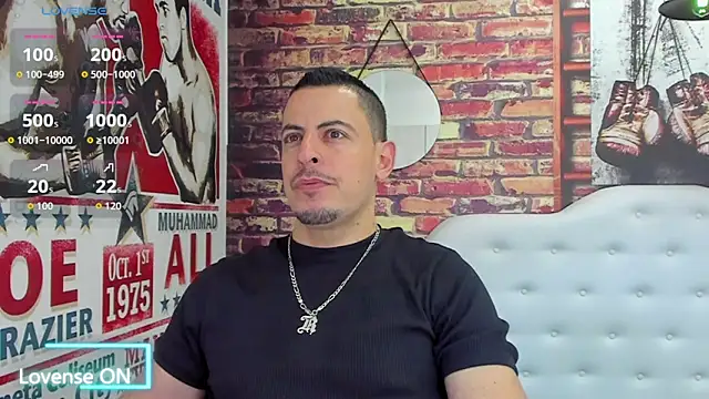 Snapshot of scotty_musicc chatting on 09-22-25, 10:23 scotty musicc online show from 09-22-25, 10:23