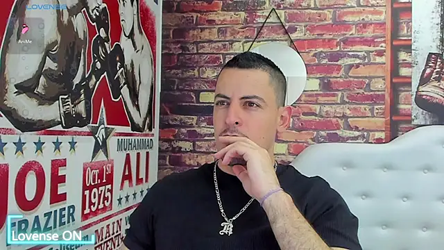 Snapshot of scotty_musicc chatting on 10-01-25, 11:00 scotty musicc online show from 10-01-25, 11:00