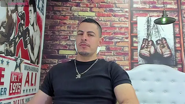 Snapshot of scotty_musicc chatting on 10-09-25, 12:08 scotty musicc online show from 10-09-25, 12:08