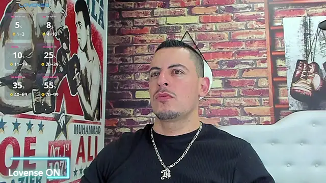 Snapshot of scotty_musicc chatting on 10-10-25, 01:48 scotty musicc online show from 10-10-25, 01:48