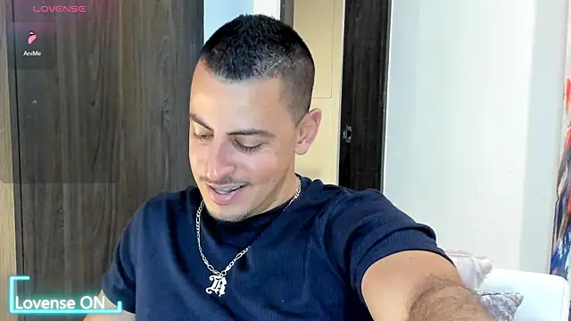 Snapshot of scotty_musicc chatting on 10-23-25, 11:03 scotty musicc online show from 10-23-25, 11:03