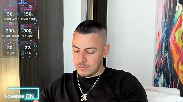 Snapshot of scotty_musicc chatting on 10-27-25, 04:55 scotty musicc online show from 10-27-25, 04:55