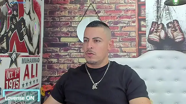 Snapshot of scotty_musicc chatting on 11-07-25, 11:05 scotty musicc online show from 11-07-25, 11:05