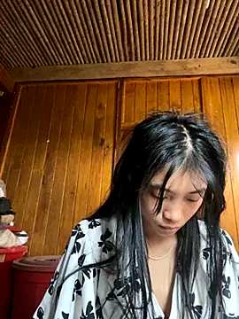 Snapshot of EmLy02 chatting on 09-09-25, 04:34 EmLy02 online show from 09-09-25, 04:34