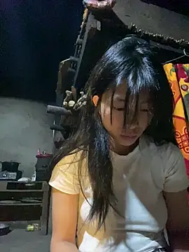 Snapshot of EmLy02 chatting on 09-25-25, 03:05 EmLy02 online show from 09-25-25, 03:05