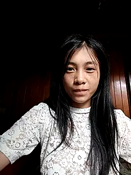 Snapshot of EmLy02 chatting on 09-28-25, 06:52 EmLy02 online show from 09-28-25, 06:52