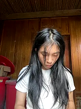 Snapshot of EmLy02 chatting on 10-02-25, 09:05 EmLy02 online show from 10-02-25, 09:05