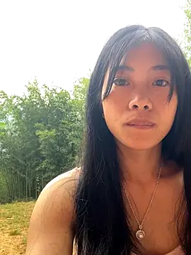 Snapshot of EmLy02 chatting on 10-10-25, 11:59 EmLy02 online show from 10-10-25, 11:59