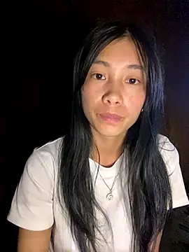 Snapshot of EmLy02 chatting on 10-13-25, 01:00 EmLy02 online show from 10-13-25, 01:00